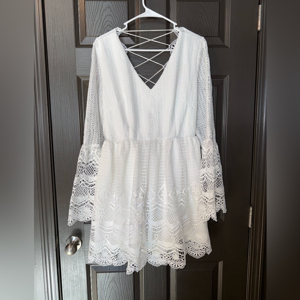 Elegant White Lace Long Sleeve Dress